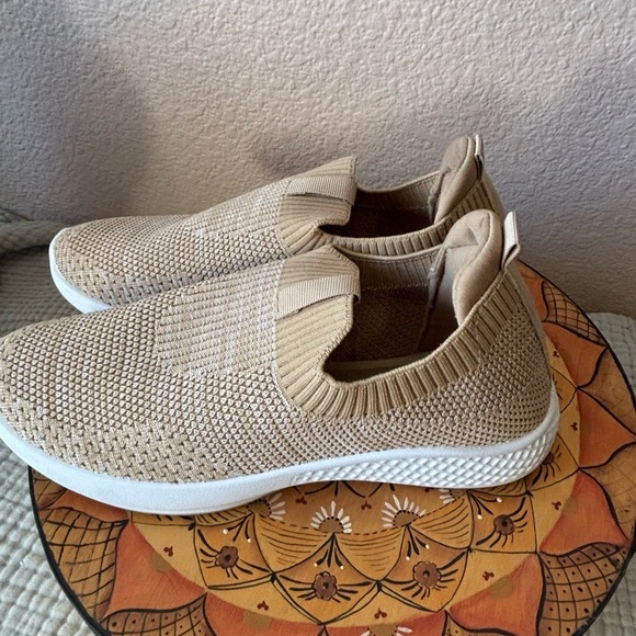 Tommy Bahama Tan Slip-On Sneakers - Picture 4 of 7